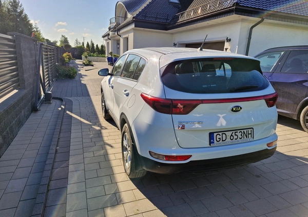 Kia Sportage cena 72500 przebieg: 75547, rok produkcji 2017 z Gdańsk małe 37